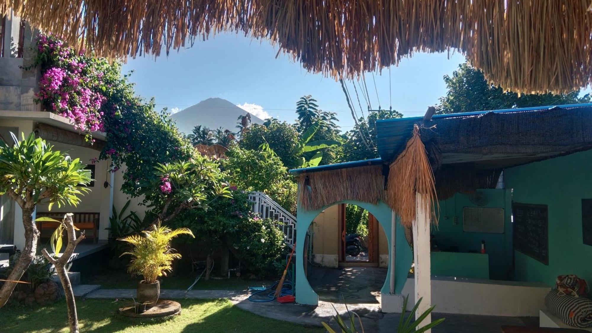 Black Sand Hostel Amed Eksteriør bilde